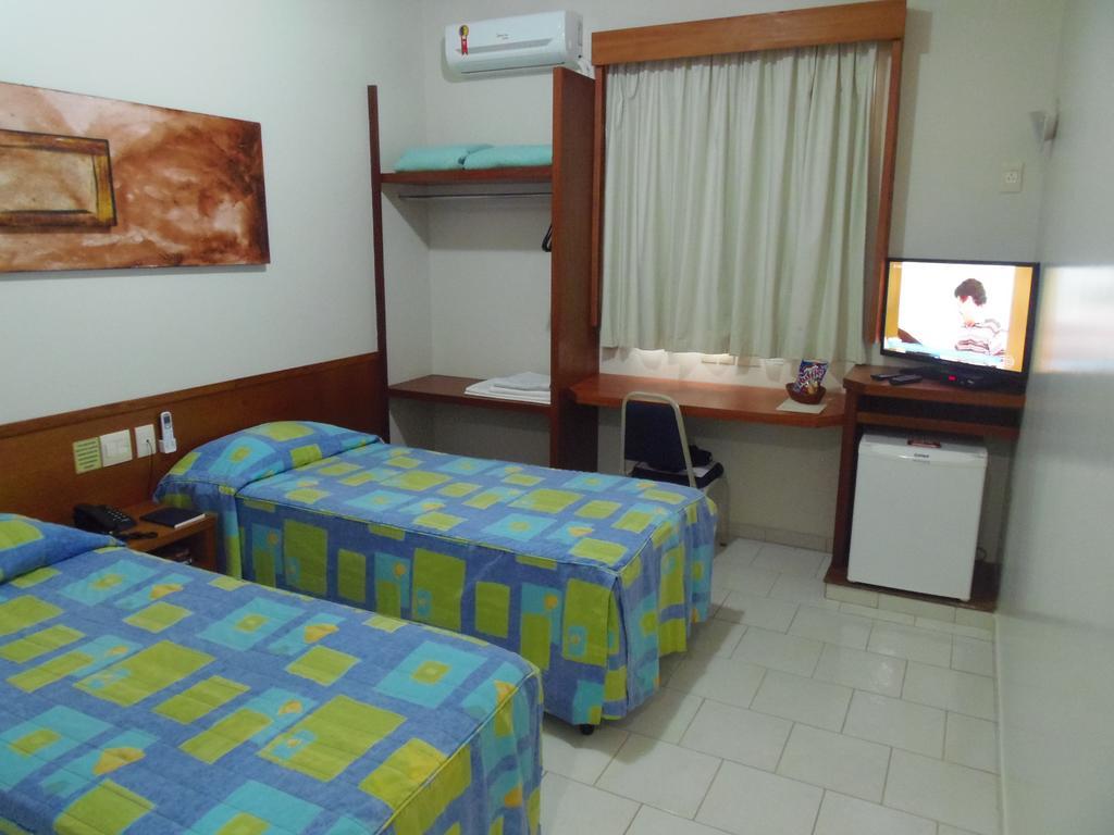 Sanare Hotel Uberlândia Екстериор снимка